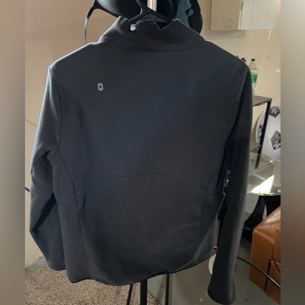 Figs jacket. So cute and soft. Worn only a couple times. SIZE M.
